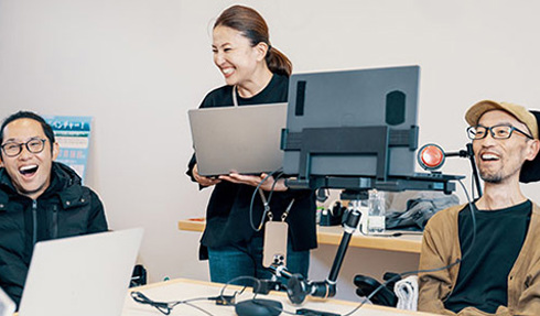 people conducting accessibility testing